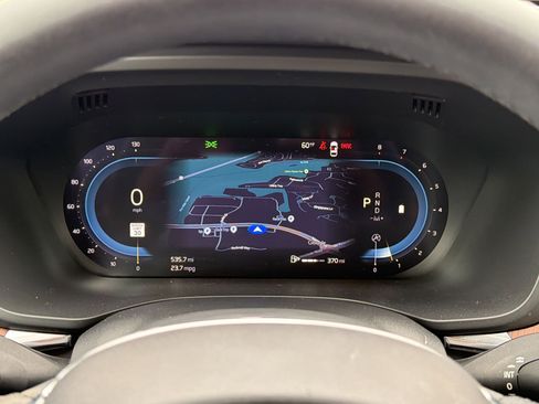 Used 2023 Volvo XC60 B5 Plus w/ Protection Package Premier image 19