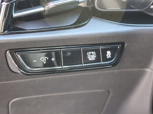 Used 2023 Kia Niro EX image 31