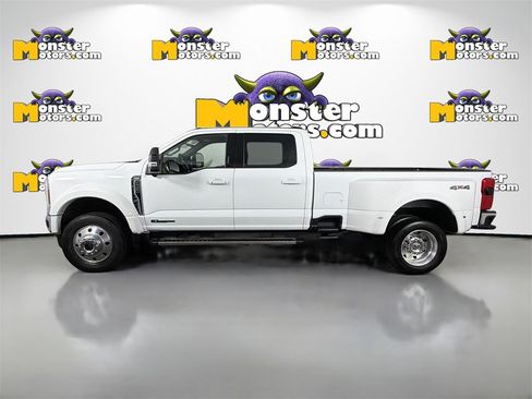 Used 2024 Ford F450 Lariat w/ Camper Package image 8