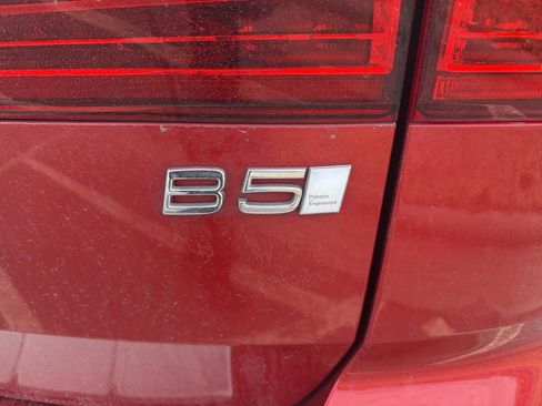 Certified 2023 Volvo XC60 B5 Ultimate w/ Climate Package image 42