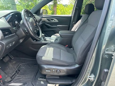 Used 2022 Chevrolet Traverse LT FWD image 6