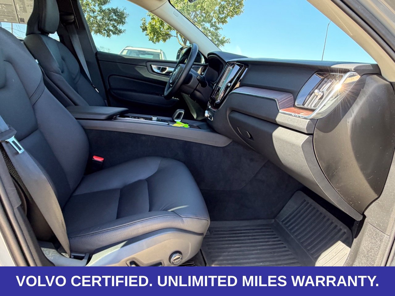 Certified 2024 Volvo XC60 B5 Plus w/ Protection Package Premier AWD/4WD image 41