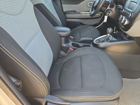 Used 2014 Kia Soul + w/ UVO w/Eservices Package FWD image 19