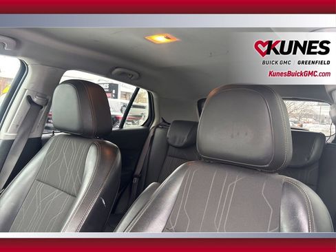 Used 2019 Chevrolet Trax LT w/ LT Convenience Package image 14