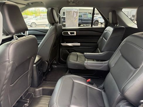 Certified 2023 Ford Explorer XLT w/ Equipment Group 202A AWD/4WD image 9