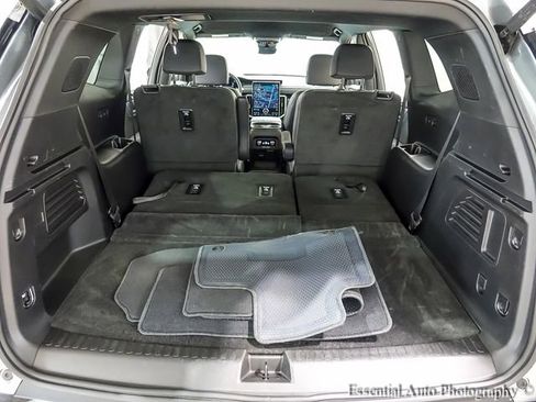 Used 2026 GMC Acadia Elevation w/ Elevation Premium Package AWD/4WD image 23