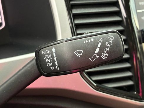 Used 2023 Volkswagen Atlas SEL R-Line AWD/4WD image 38