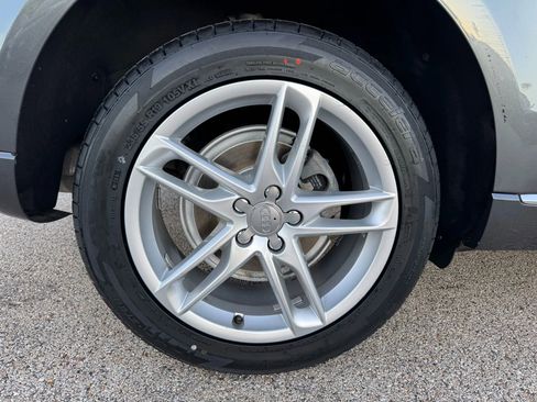 Used 2016 Audi Q5 2.0T Premium Plus w/ Technology Package image 17