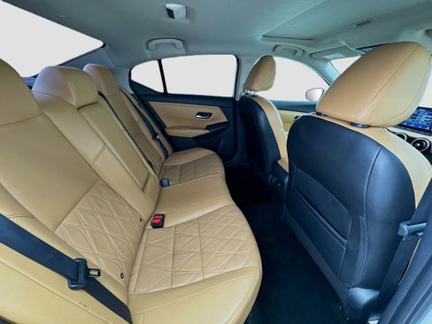 Used 2022 Nissan Sentra SV w/ SV Premium Package FWD image 19