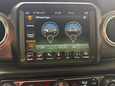Used 2021 Jeep Wrangler Unlimited Sahara w/ Uconnect 4C Nav & Sound Group AWD/4WD image 22