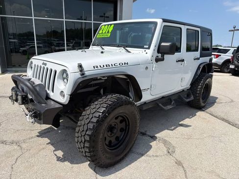 Used 2014 Jeep Wrangler Unlimited Rubicon w/ Connectivity Group AWD/4WD image 3