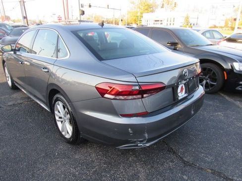 Used 2020 Volkswagen Passat 2.0T SE w/ Sunroof Package image 11