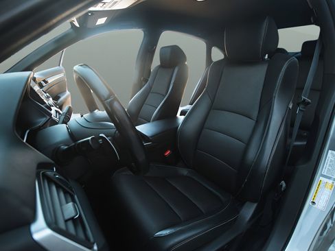 Used 2018 Honda Accord Sport image 9