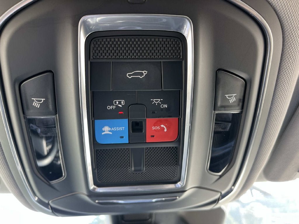 Used 2021 Jeep Grand Cherokee L Laredo w/ Luxury Tech Group I AWD/4WD image 33