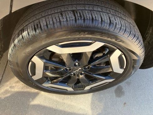 Used 2025 Kia Telluride S image 19