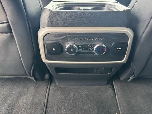 Used 2024 Ford Expedition XLT image 26