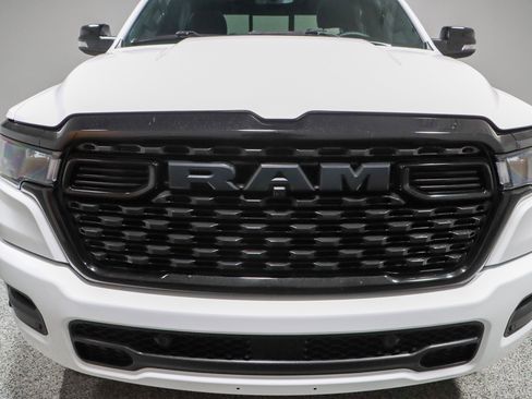 Used 2025 RAM 1500 Big Horn AWD/4WD image 5