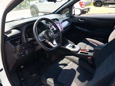 Used 2024 Nissan Leaf S FWD image 19