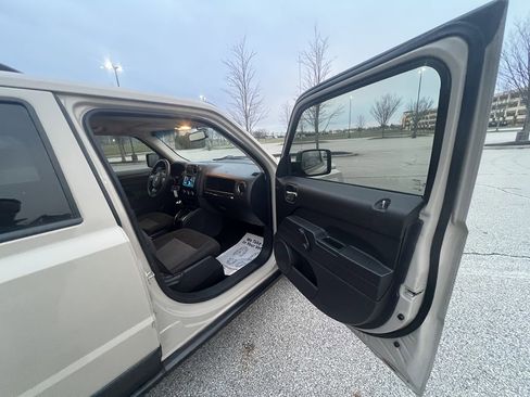 Used 2016 Jeep Patriot Sport image 10