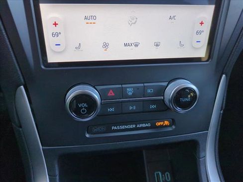 Used 2024 Ford Edge SEL image 15