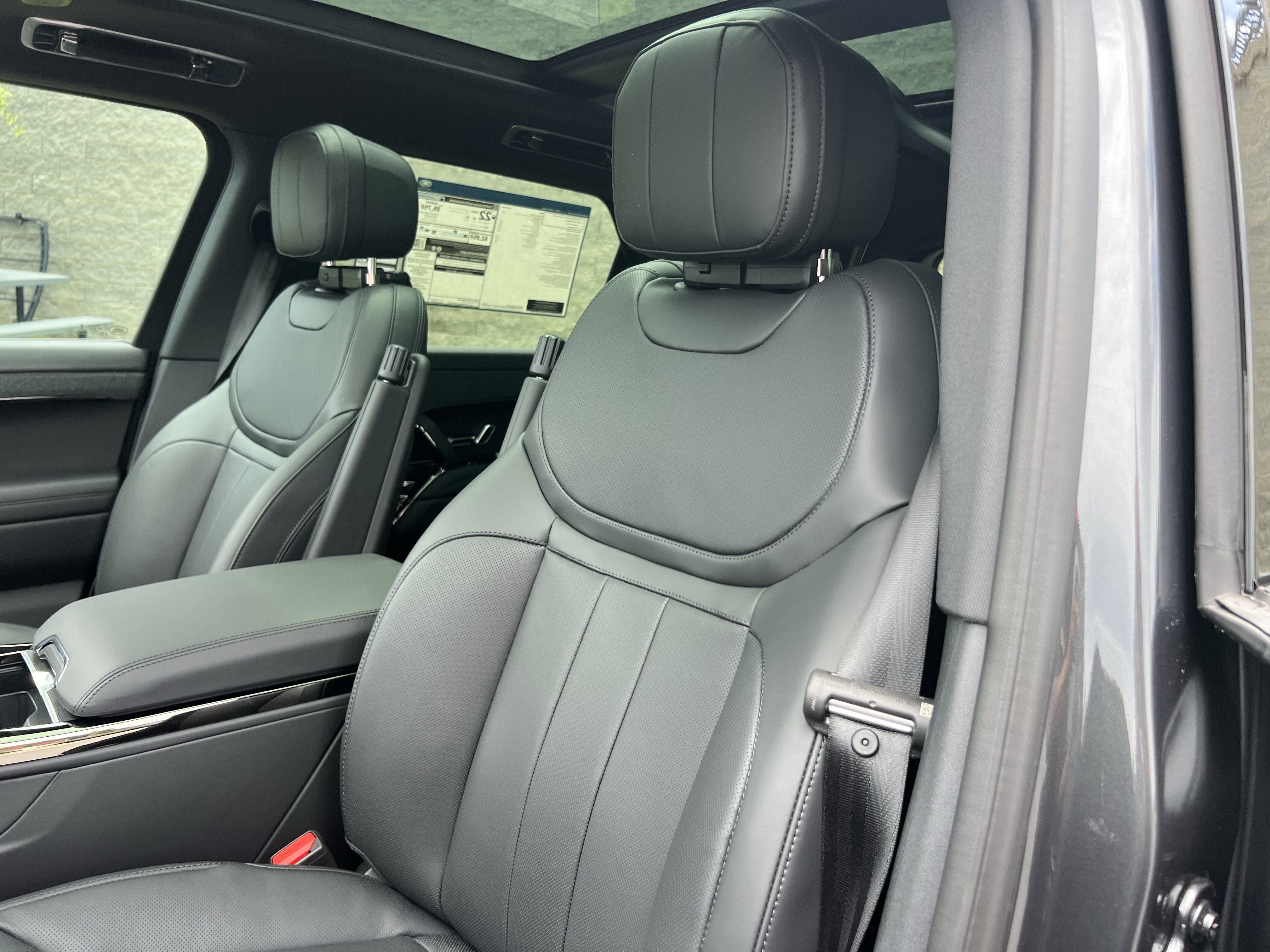 New 2026 Land Rover Range Rover Sport Dynamic SE AWD/4WD image 17