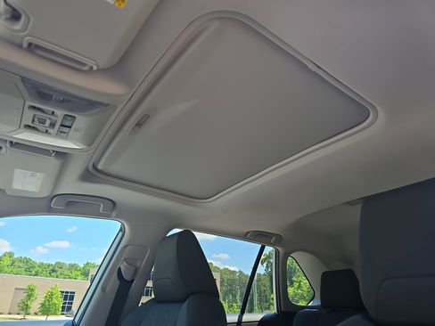 Used 2020 Toyota RAV4 XLE w/ Convenience Package AWD/4WD image 31