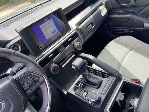 Used 2025 Toyota 4Runner SR5 AWD/4WD image 24