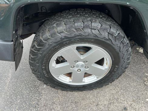 Used 2010 Jeep Wrangler Sahara image 19