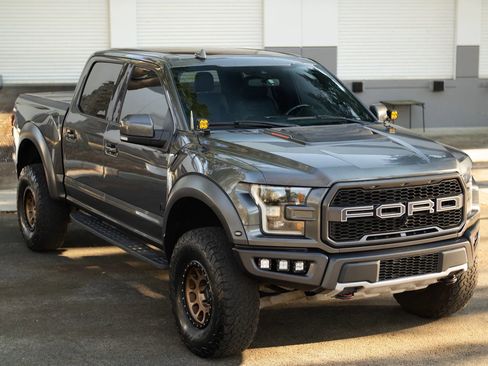 Used 2019 Ford F150 Raptor w/ Equipment Group 802A Luxury image 2