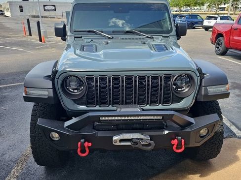 Used 2024 Jeep Wrangler Unlimited Rubicon w/ Convenience Group AWD/4WD image 4