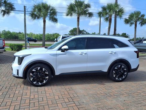 Used 2025 Kia Sorento SX FWD image 9