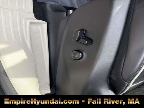 Used 2023 Chrysler Pacifica Limited FWD image 20