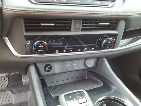 Certified 2025 Nissan Rogue SV AWD/4WD image 11