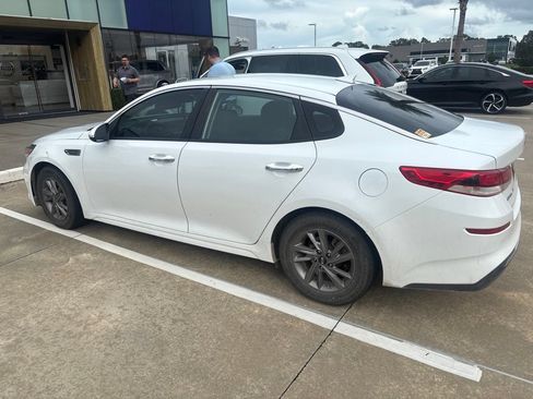 Used 2020 Kia Optima LX FWD image 2