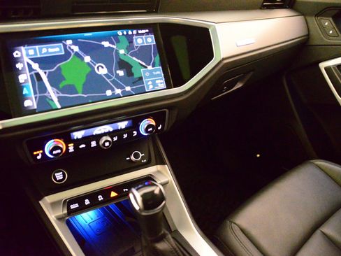 Used 2023 Audi Q3 2.0T Premium Plus w/ Premium Plus Package image 28