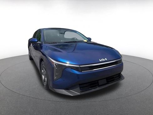 Used 2025 Kia K4 FWD image 3