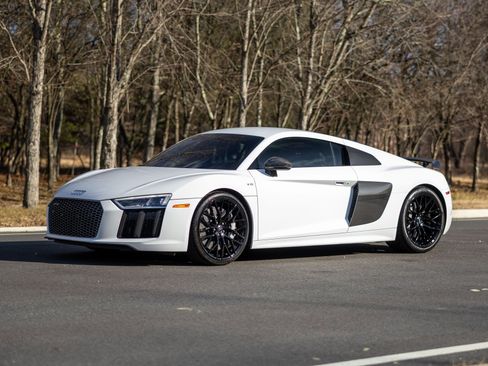 Used 2018 Audi R8 V10 plus image 5