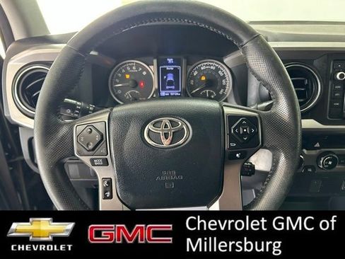 Used 2017 Toyota Tacoma SR5 w/ Tow Package AWD/4WD image 18