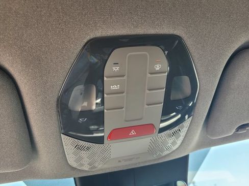 Used 2024 Kia EV9 Light Long Range RWD image 21