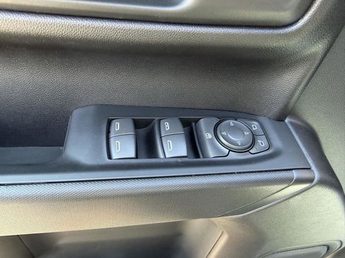 Used 2025 Chevrolet Silverado 1500 Custom image 10