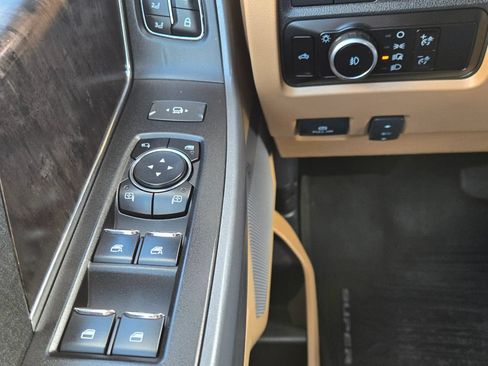Used 2023 Ford F350 Lariat w/ Tow Technology Package AWD/4WD image 16