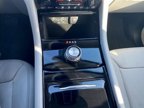 Used 2022 Jeep Grand Cherokee Overland image 33