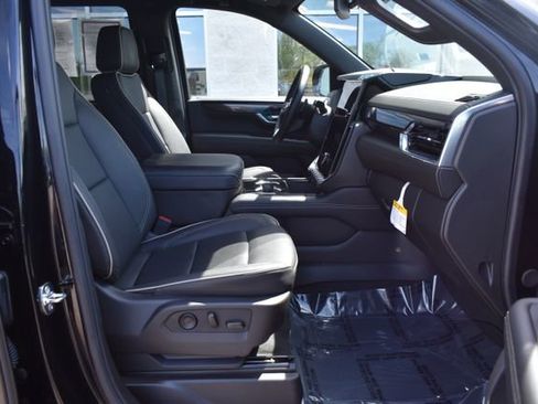 Used 2025 GMC Yukon Elevation AWD/4WD image 49