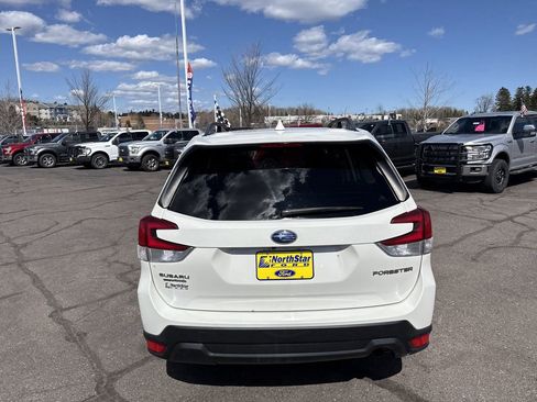 Used 2019 Subaru Forester Premium w/ All-Weather Package AWD/4WD image 9