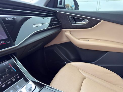 Used 2022 Audi Q8 Premium Plus image 22