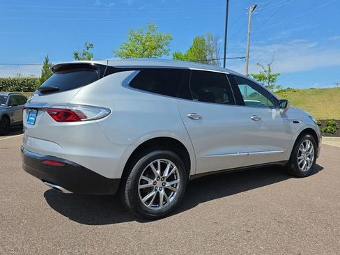 Used 2022 Buick Enclave Premium FWD image 3