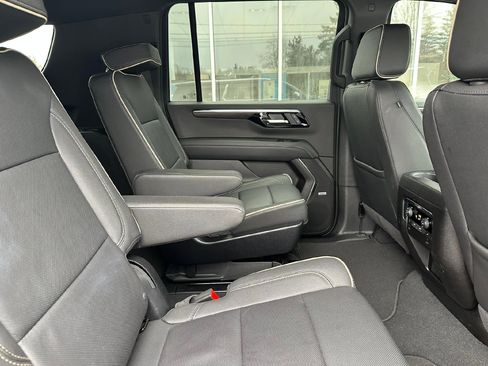 Certified 2025 Chevrolet Suburban Premier image 39