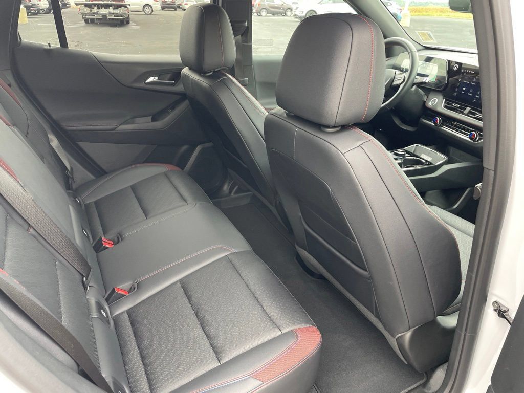 Used 2025 Chevrolet Equinox RS w/ Safety and Technology Package AWD/4WD image 24