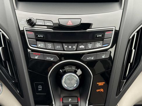 Used 2025 Acura RDX w/ Technology Package image 12