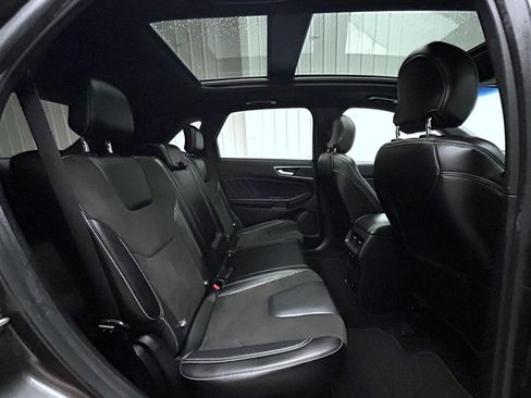 Used 2019 Ford Edge ST w/ Equipment Group 401A AWD/4WD image 18